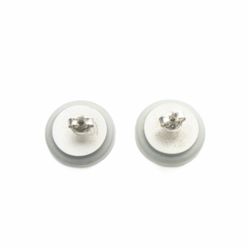 Chanel CC Logo Earrings for Both Ears Gray Silver — view 2