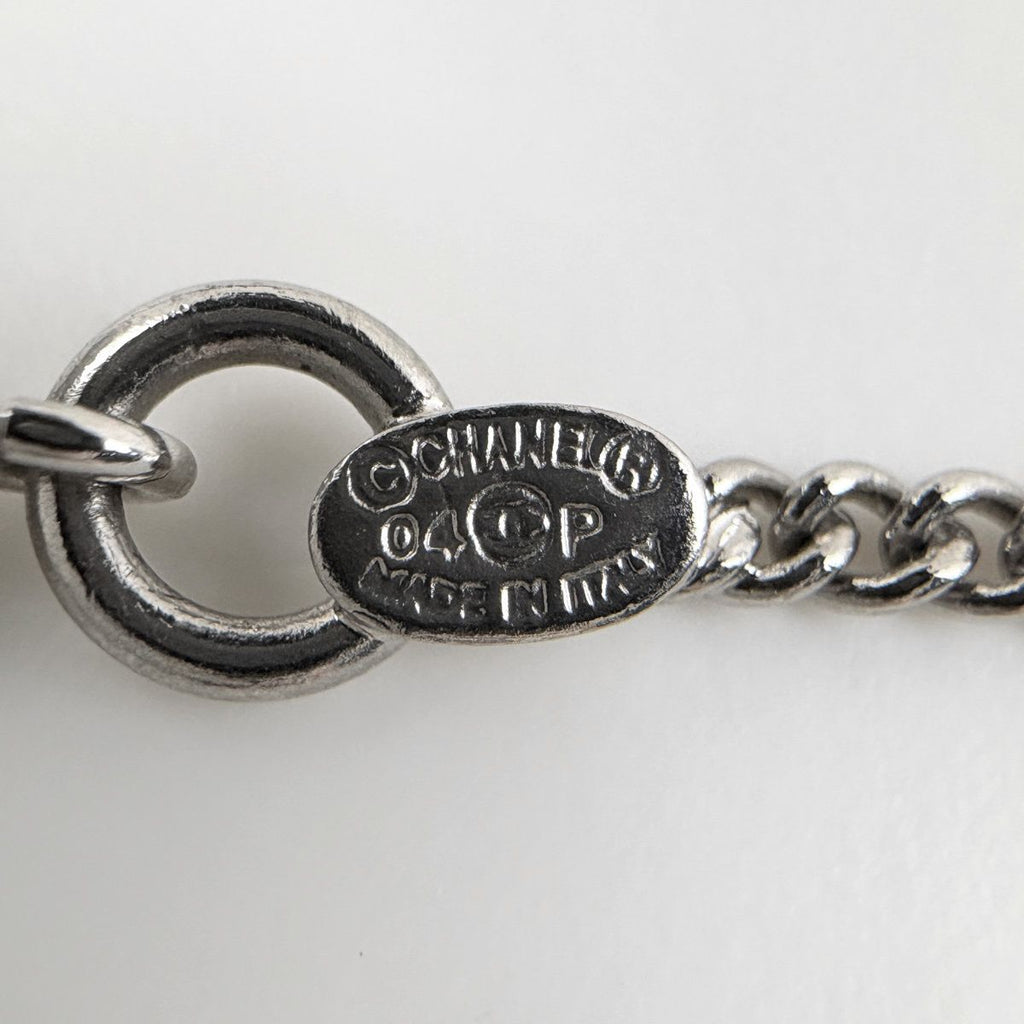 Chanel CC Logo Necklace Heart Silver Plated — view 4