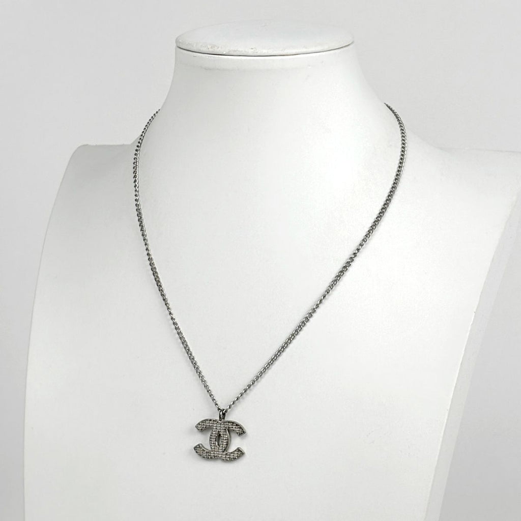Chanel CC Logo Necklace Silver Plated — view 5