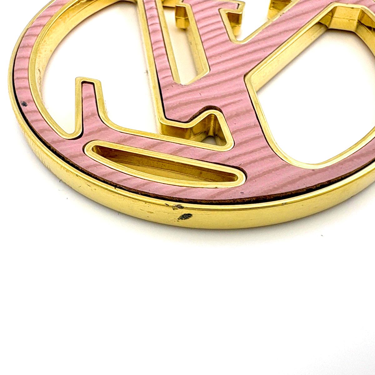 Louis Vuitton Cles LV Circle Key Holder Epi Gold — view 3