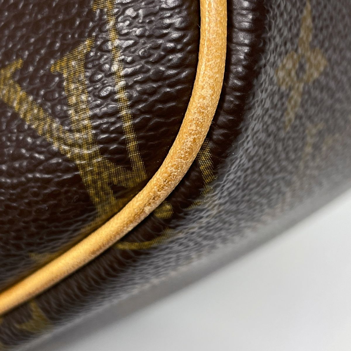 Louis Vuitton Reporter PM Shoulder Bag Monogram Brown — view 3