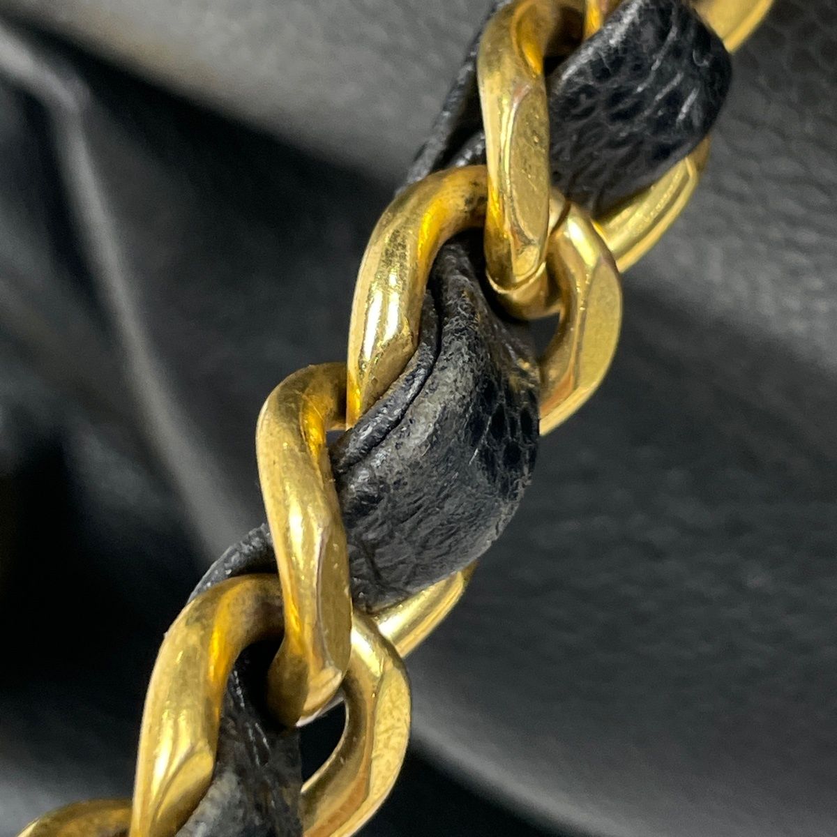 Chanel CC Logo Chain Shoulder Bag Caviar Leather Black — view 7