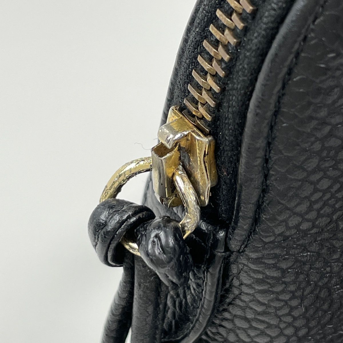 Chanel CC Logo Chain Shoulder Bag Caviar Leather Black — view 5
