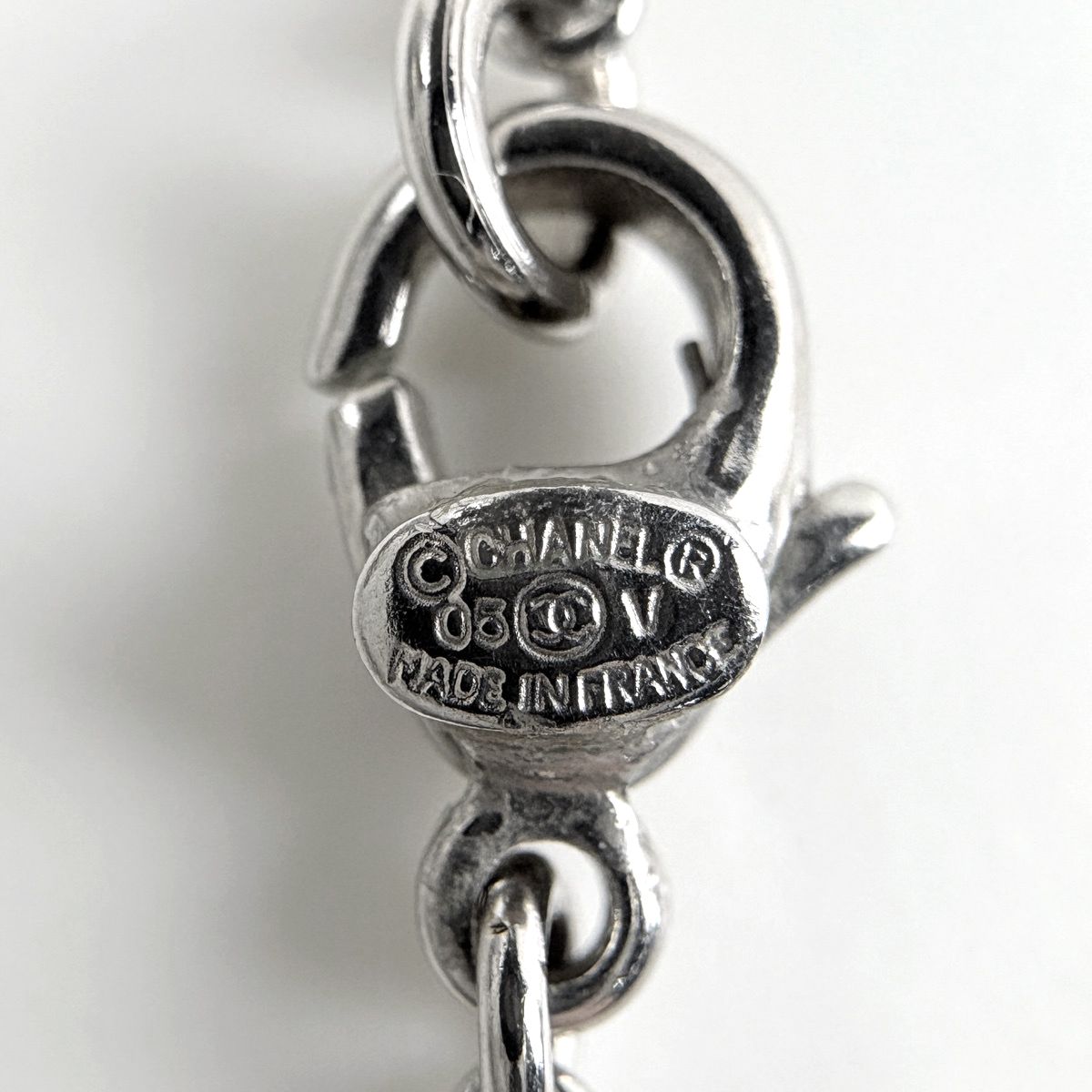 Chanel CC Logo Necklace Silver Plated — view 4