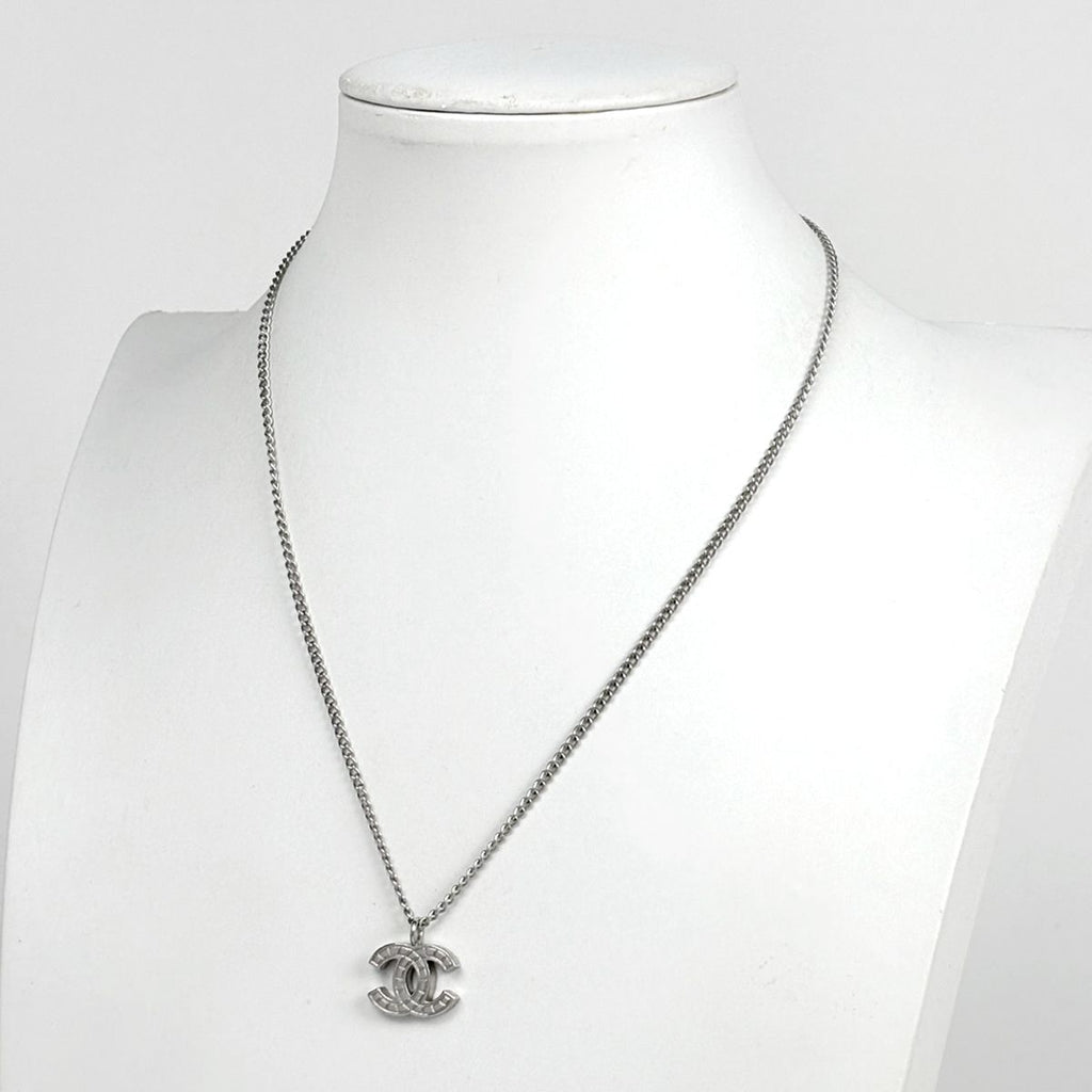 Chanel CC Logo Necklace Silver Plated — view 5