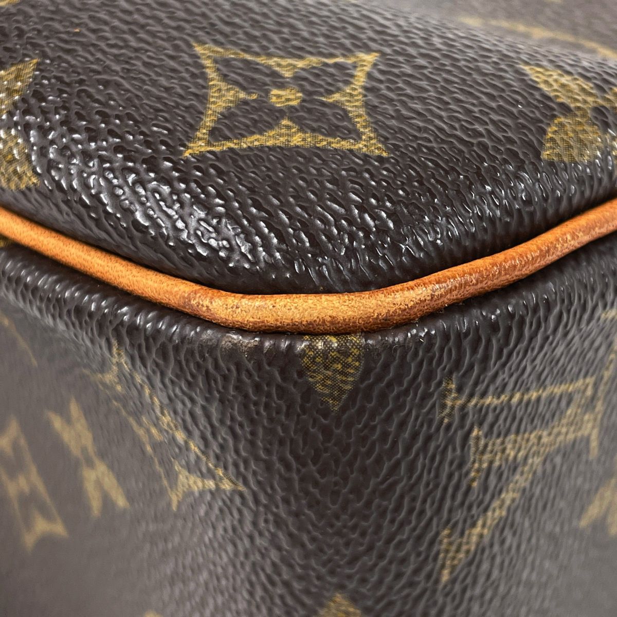 Louis Vuitton Cite GM Shoulder Bag Monogram Brown — view 3