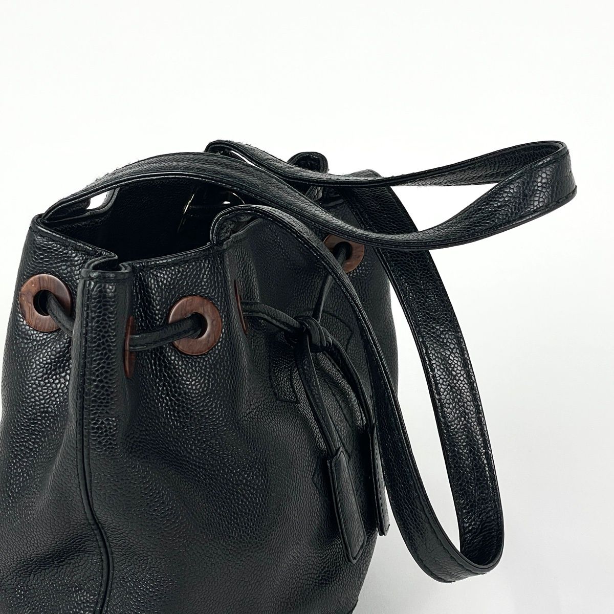 Chanel CC Logo Shoulder Bag Caviar Leather Black — view 4