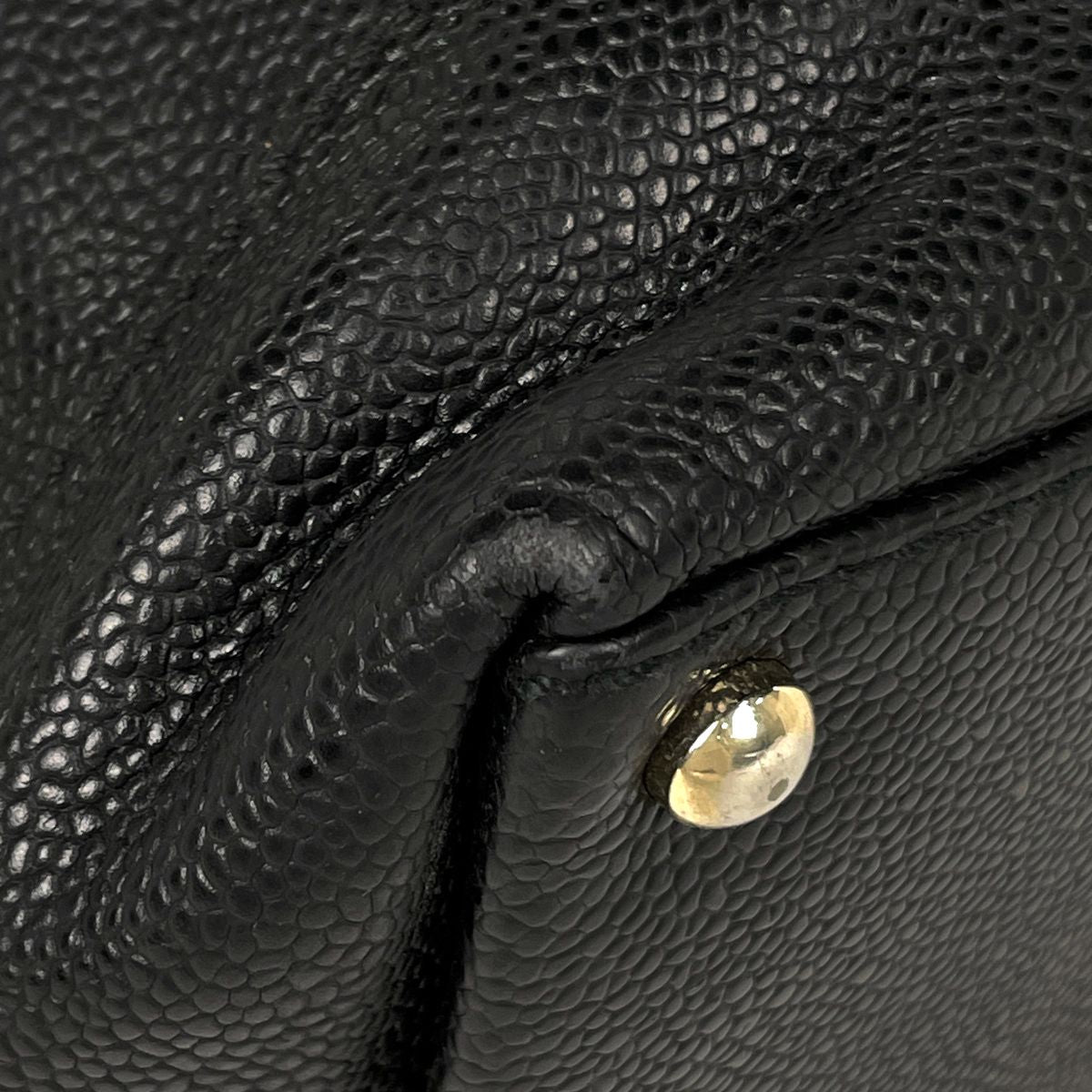 Chanel CC Logo Shoulder Bag Caviar Leather Black — view 3