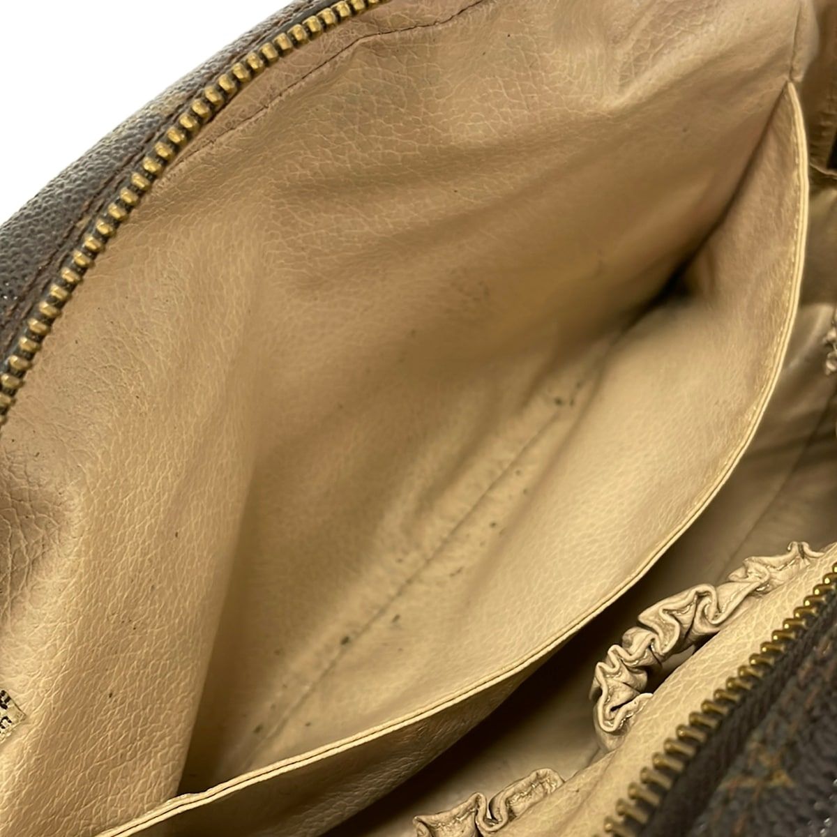 Louis Vuitton Pouch Monogram Trousse Toilette 23 — view 7