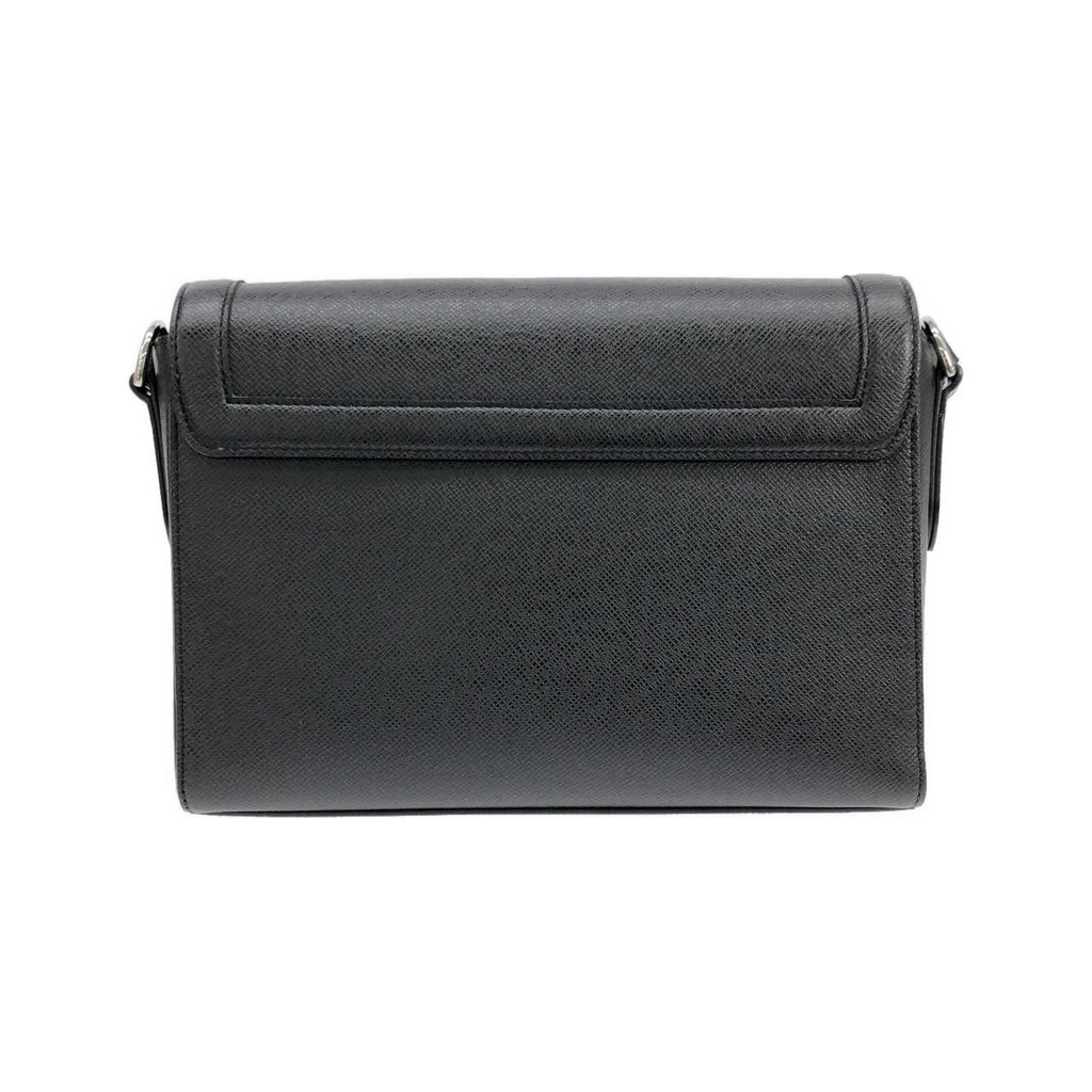 Louis Vuitton Taiga New Flap Messenger Shoulder — view 2
