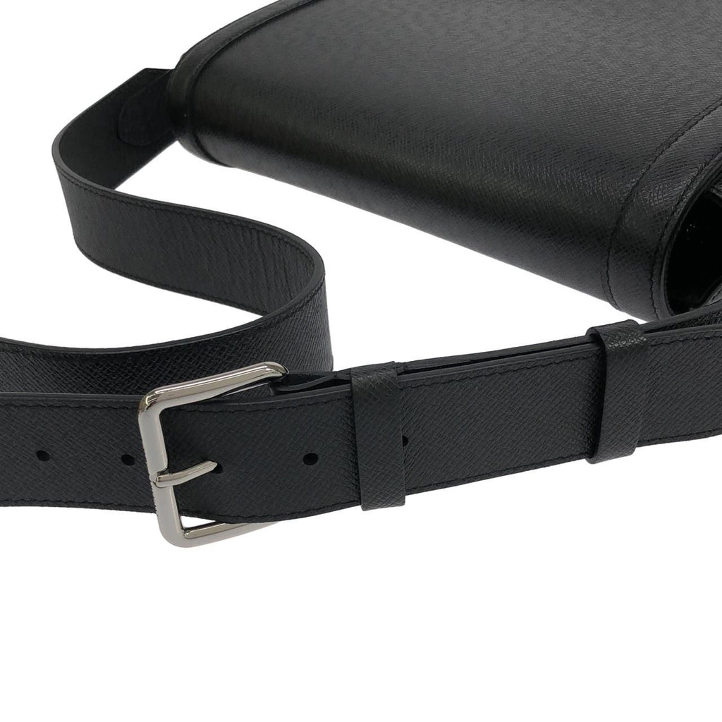 Louis Vuitton Taiga New Flap Messenger Shoulder — view 5