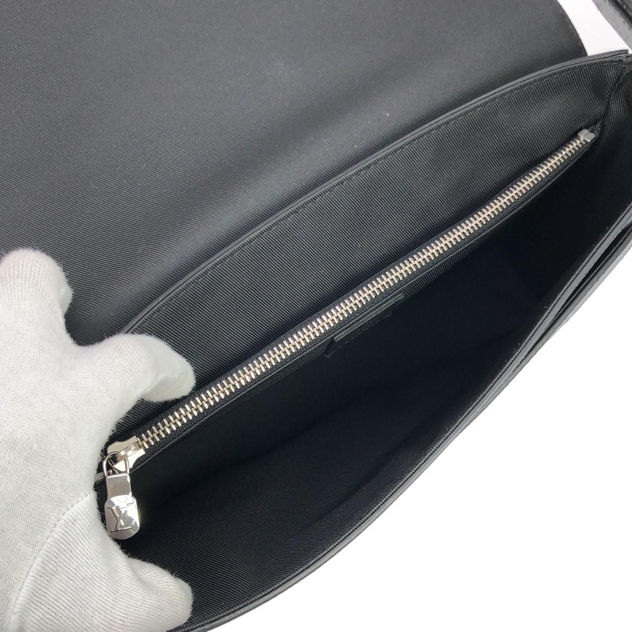 Louis Vuitton Taiga New Flap Messenger Shoulder — view 6
