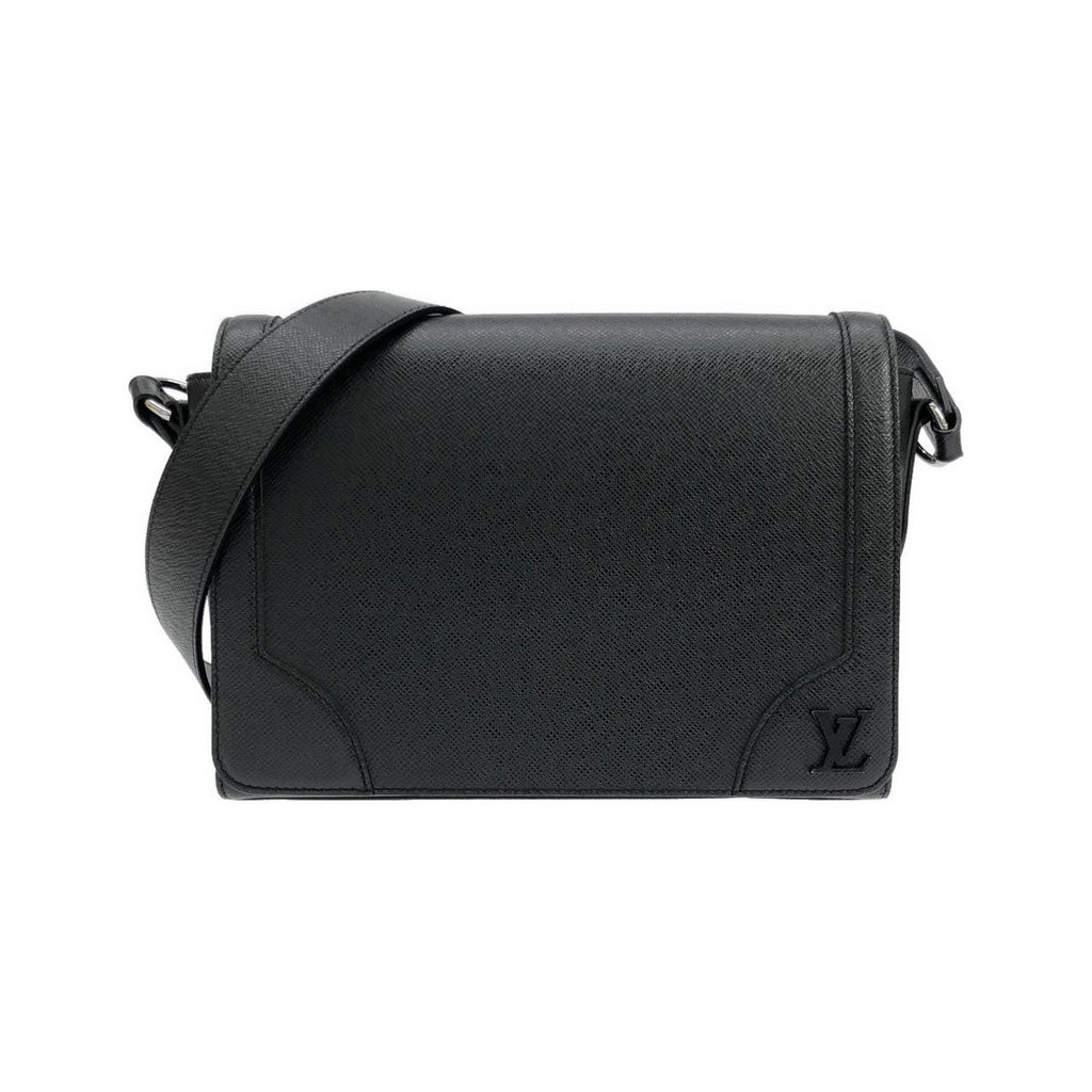 Louis Vuitton Taiga New Flap Messenger Shoulder