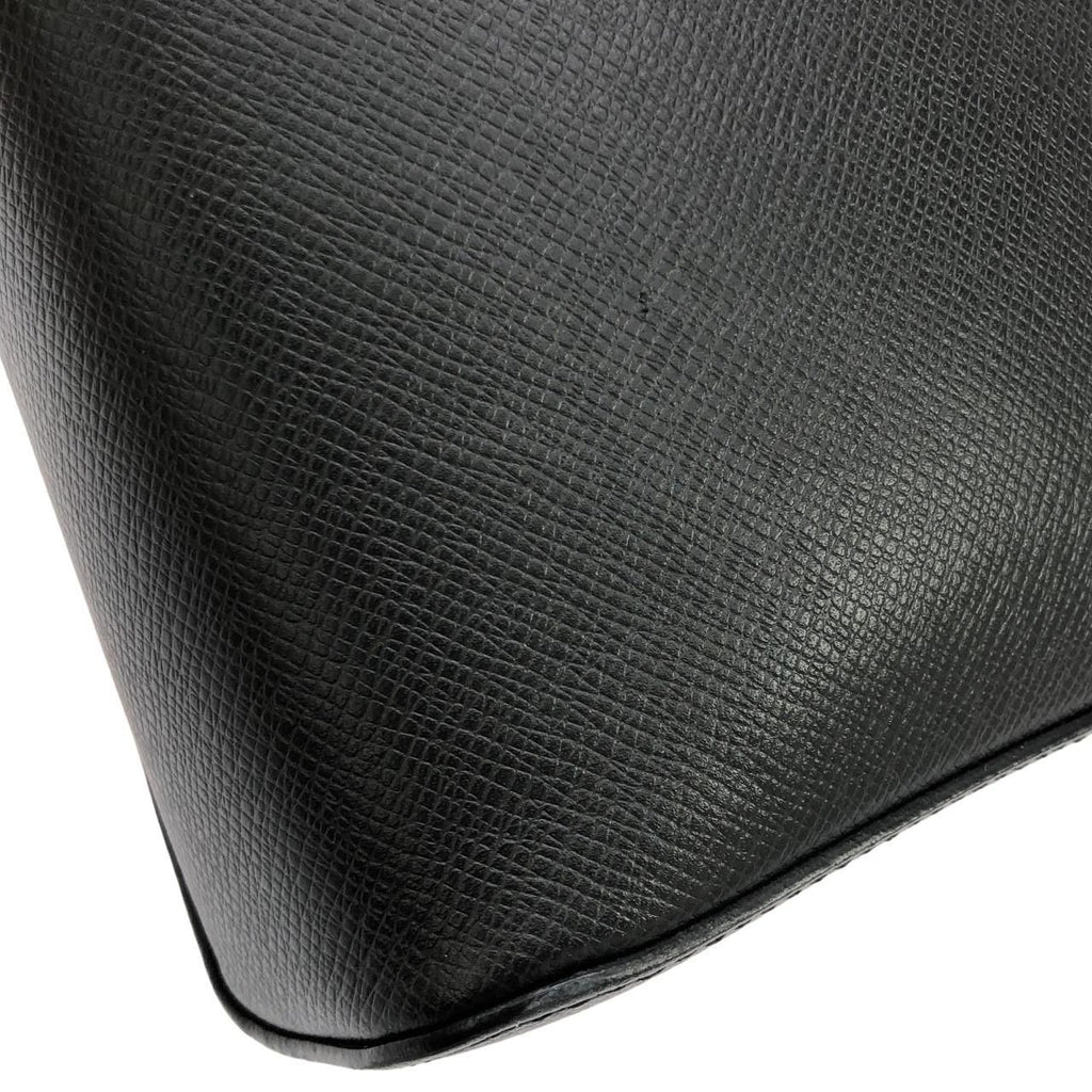 Louis Vuitton Taiga Anton Pochette Shoulder — view 4