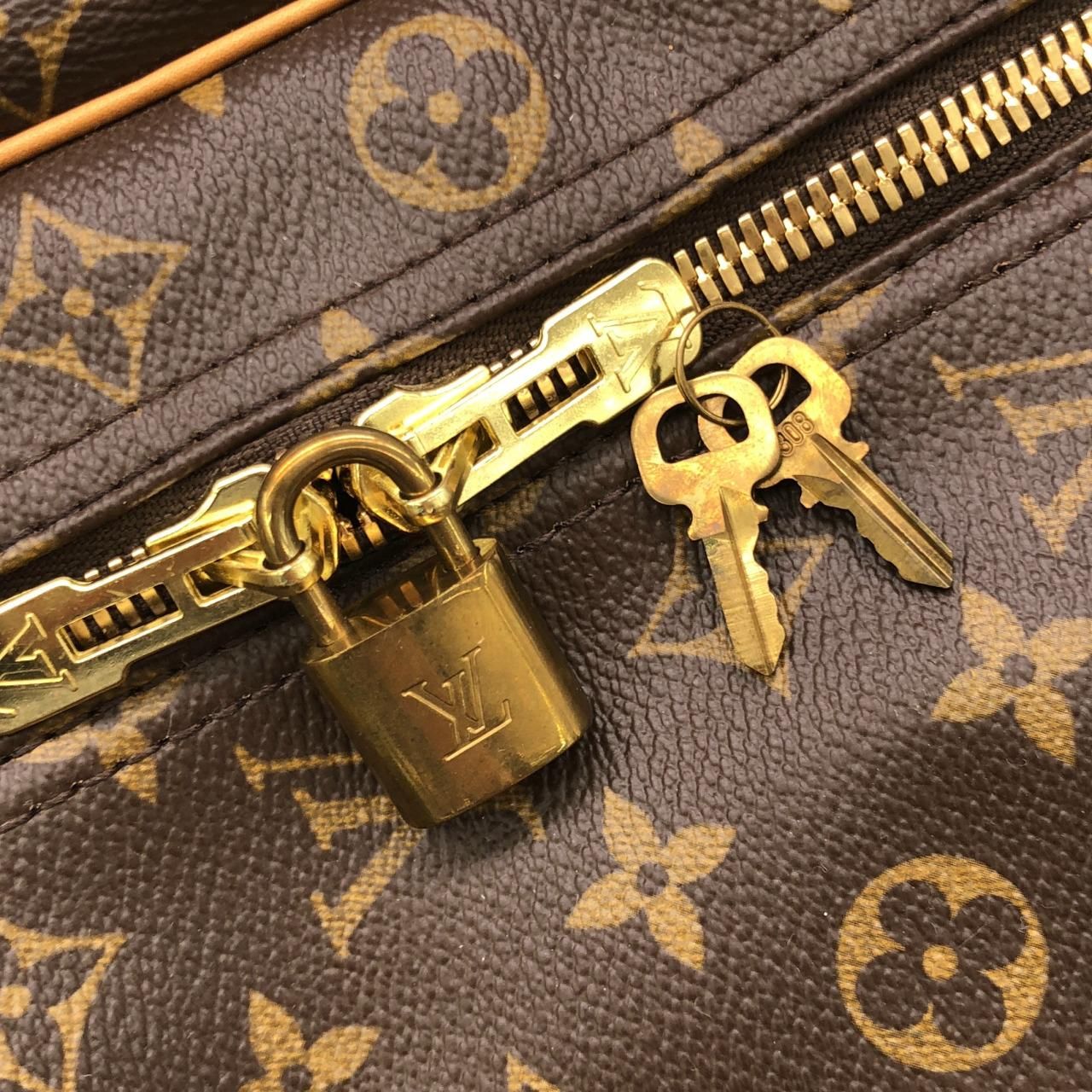 Louis Vuitton Monogram Sirius 55 — view 5