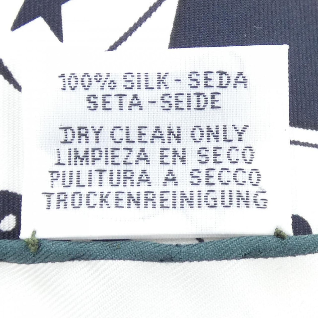 Hermes la Rpromenade du Matin Carre Double Face 140 Shawl Scarf — view 3