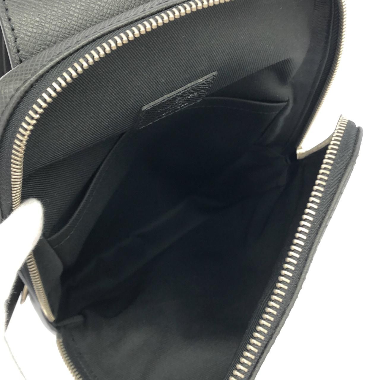 Louis Vuitton Taiga Avenue Sling — view 9