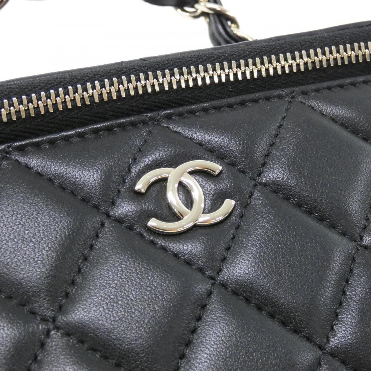 Chanel Bag Handbag Black — view 4