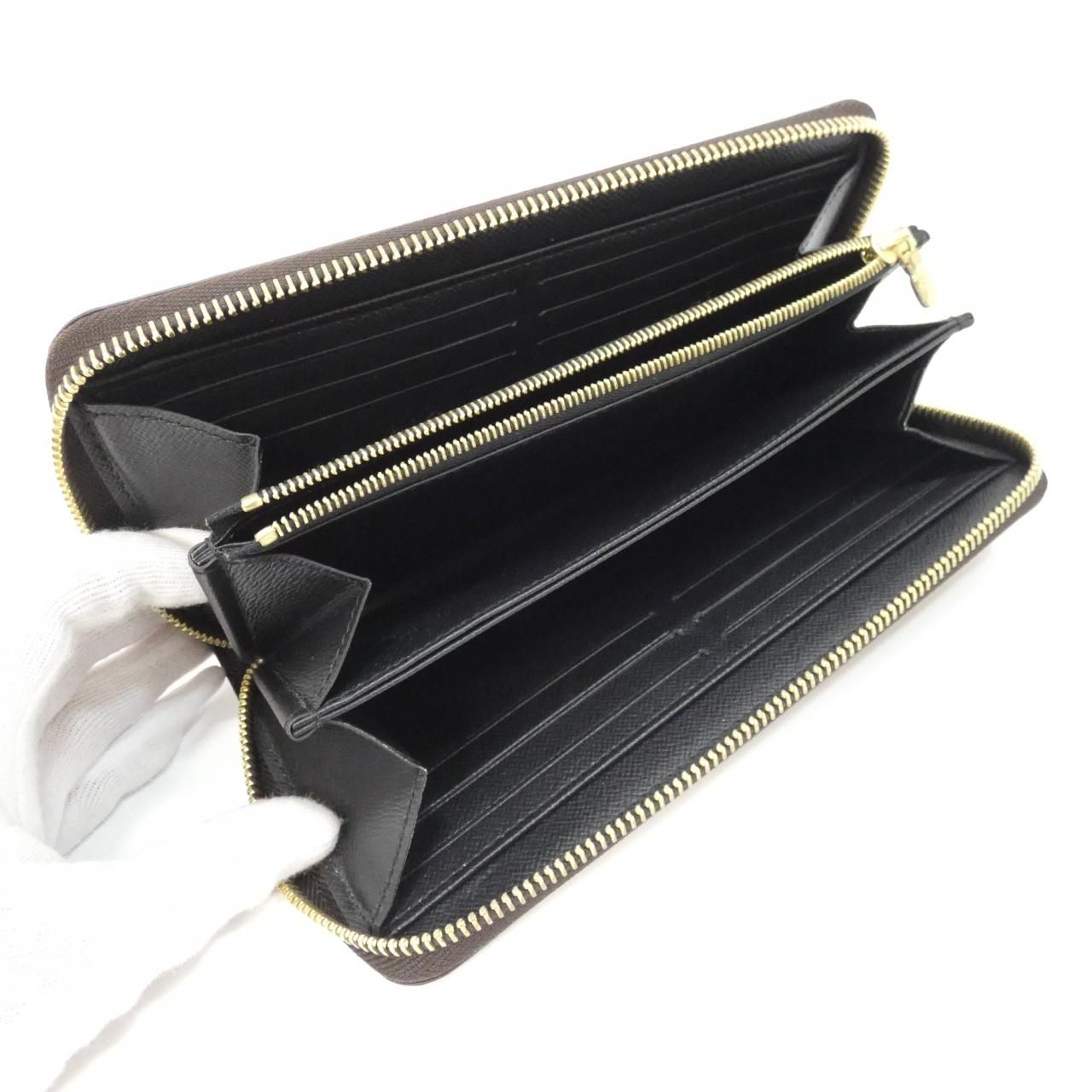 Louis Vuitton Monogram Giant Zippy Wallet — view 8