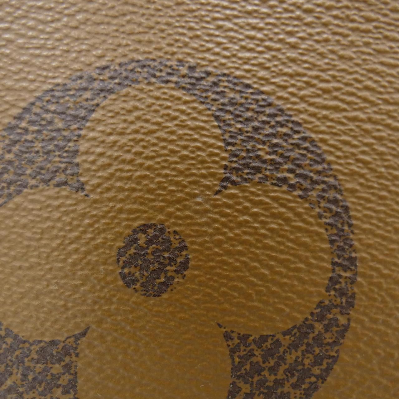 Louis Vuitton Monogram Giant Zippy Wallet — view 5