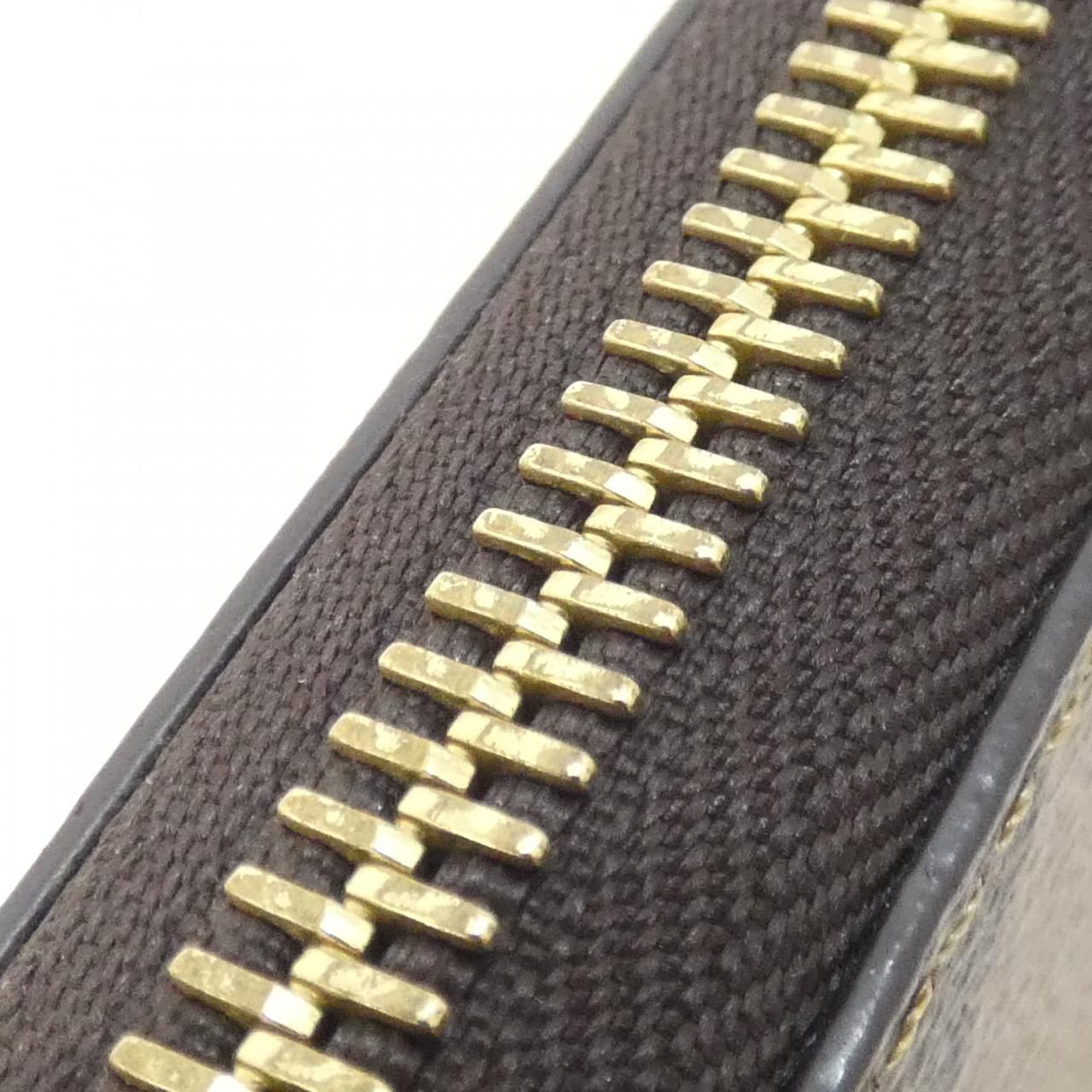 Louis Vuitton Monogram Giant Zippy Wallet — view 4