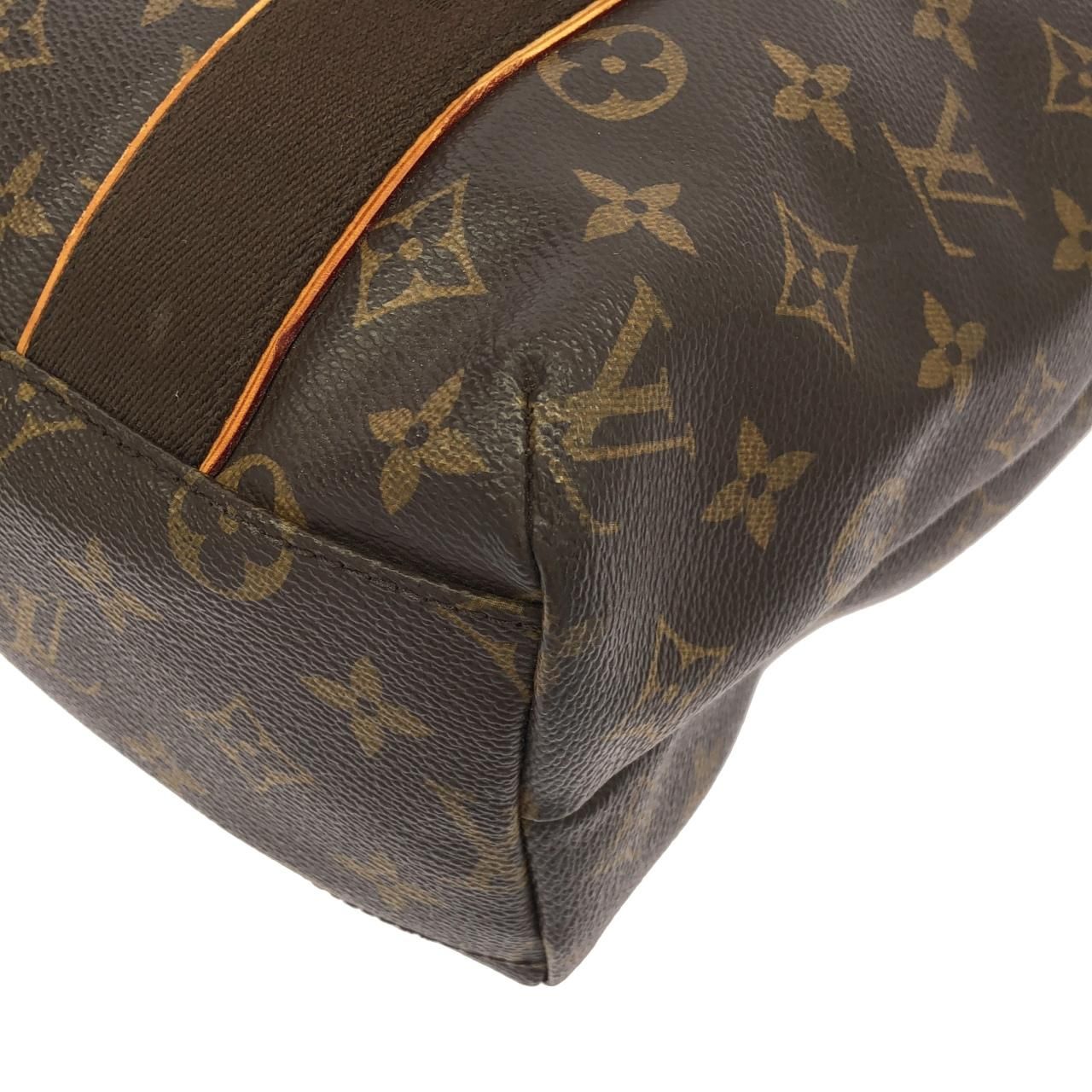 Louis Vuitton Monogram Beaubourg — view 3