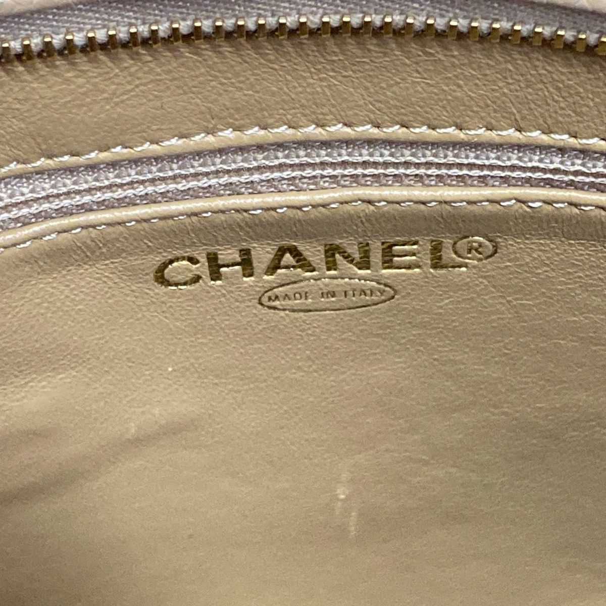 Chanel Tote Reissue Beige Gold CC Logo — view 8