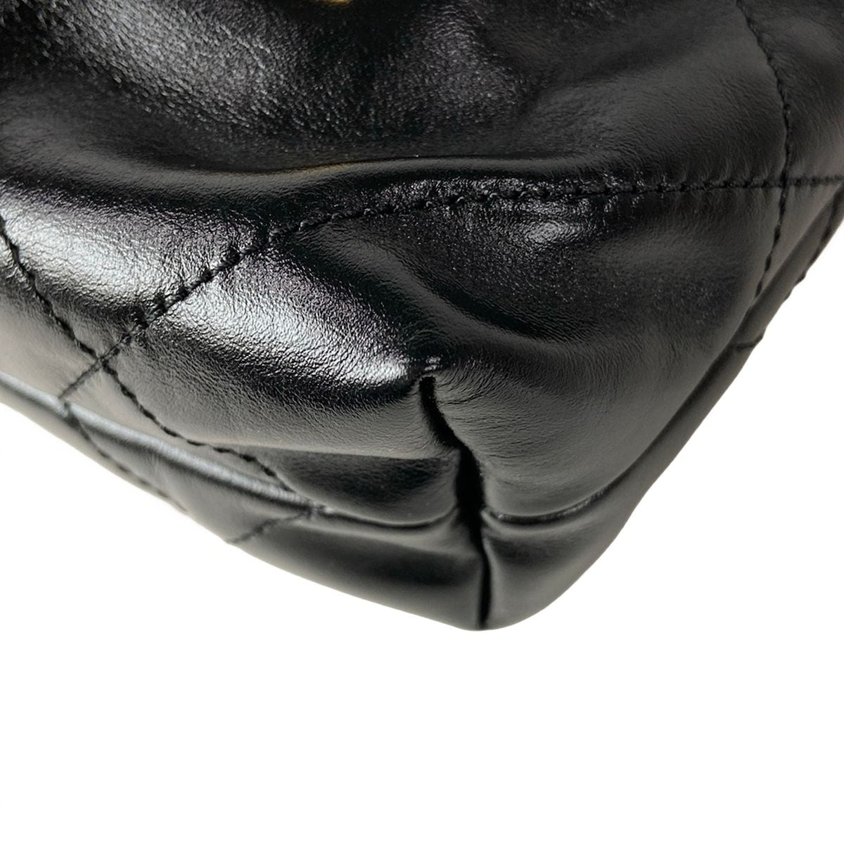 Chanel Handbag 22 Mini Black Chain Handle Vintage Gold Metal — view 6