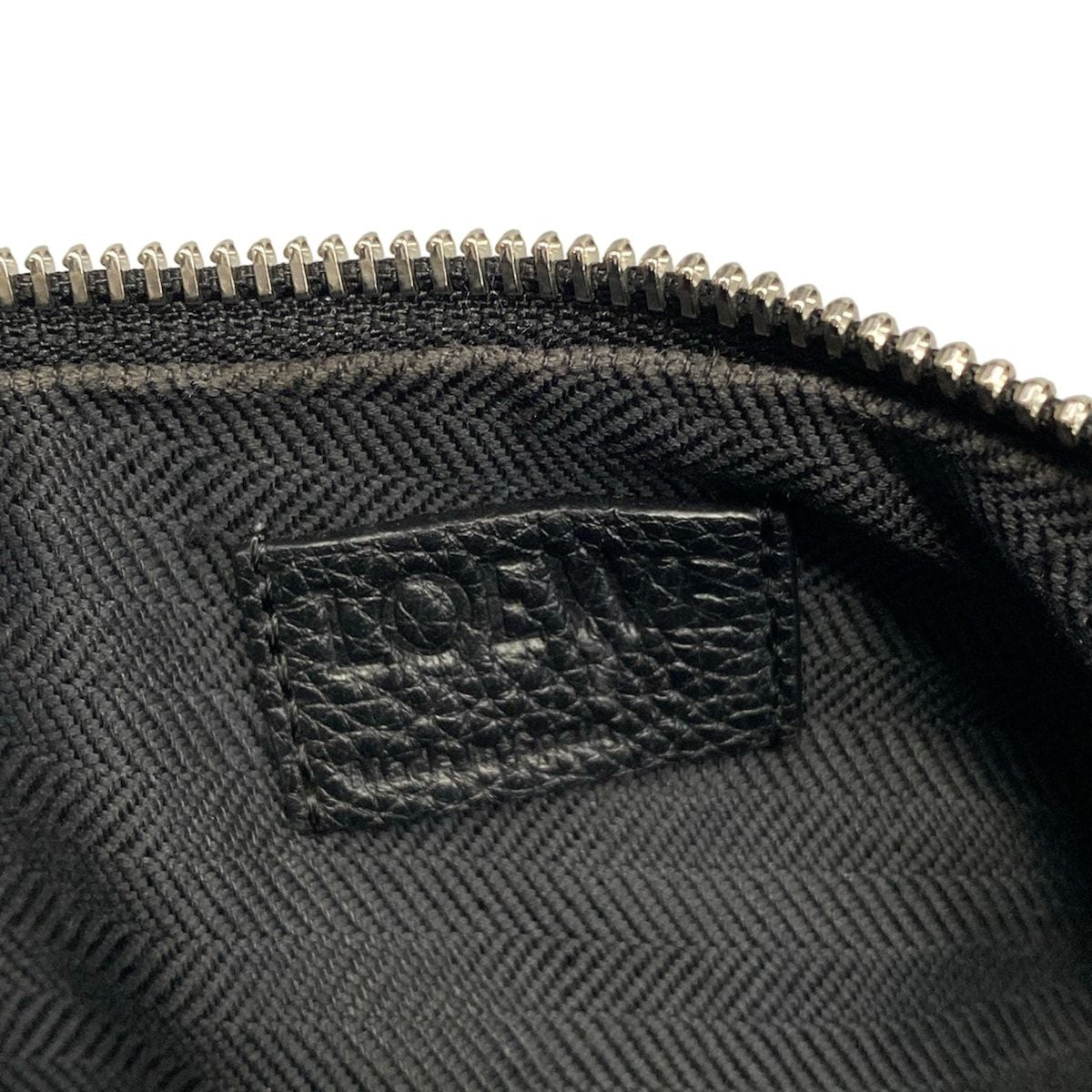 Loewe Shoulder Bag Anton Sling Black Leather — view 9
