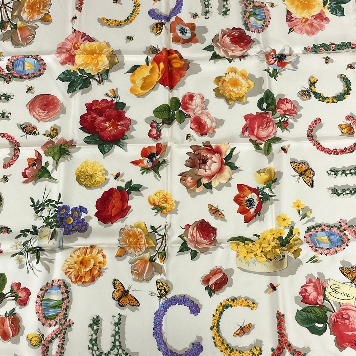 Gucci Scarf White Multi Large Floral Pattern — view 3