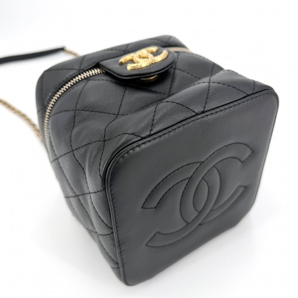 Chanel Shoulder Bag Quilted CC Logo 2-Way Crossbody Chain Square Vanity — view 3