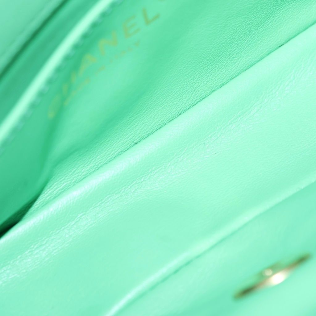 Chanel Quilted 18 Lambskin Leather Chain Shoulder Bag Gold Green — view 8