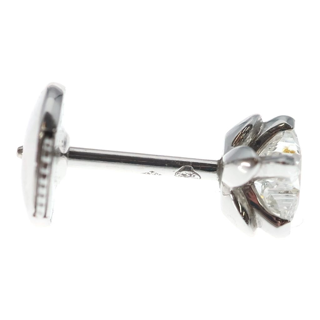 Louis Vuitton LV Diamond Monogram Star 18k White Gold Earrings — view 4