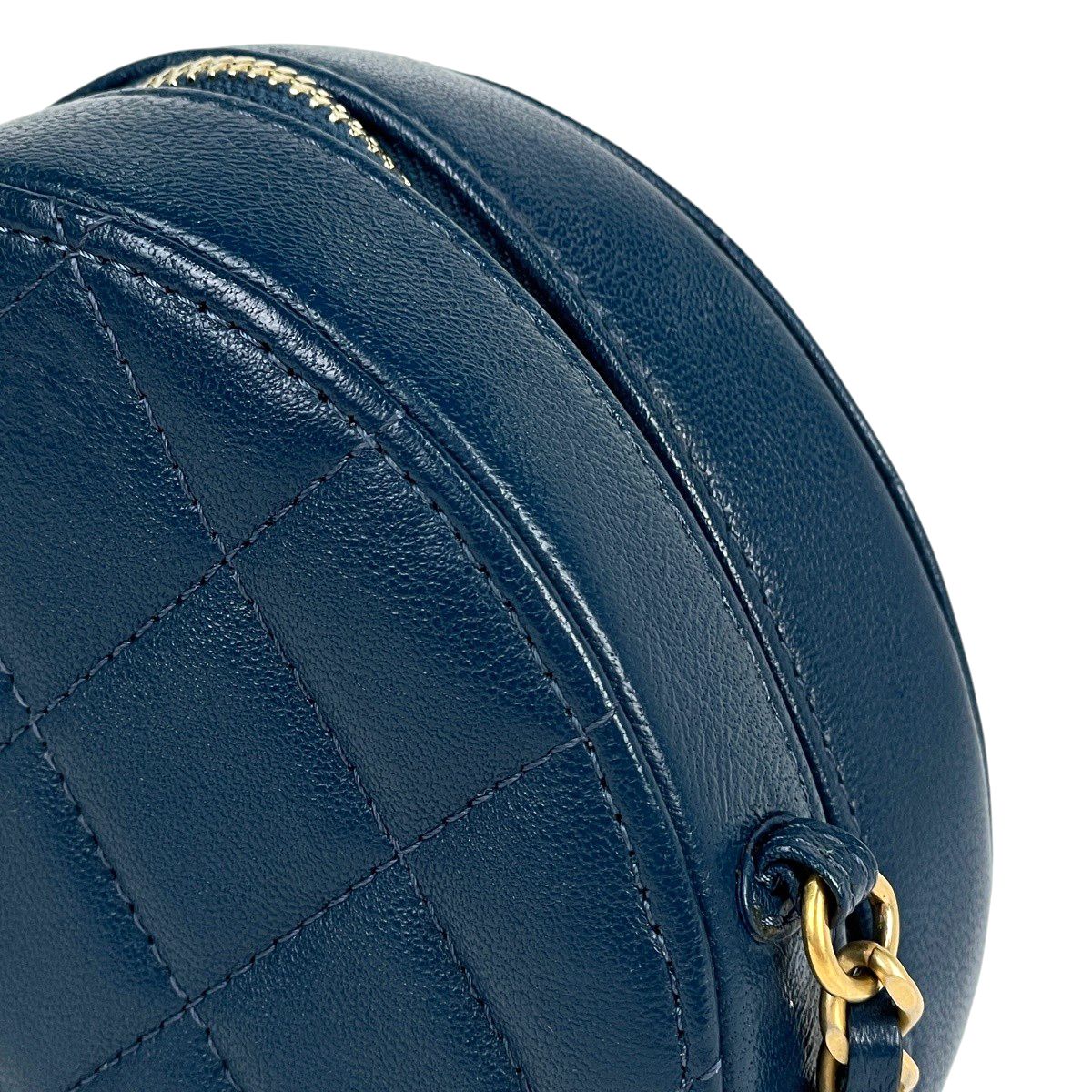 Chanel CC Logo Chain Shoulder Bag Quilted Round Leather Blue — view 9