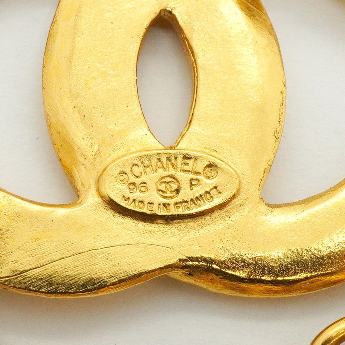 Chanel Brooch Vintage CC Logo Gold Plated — view 4