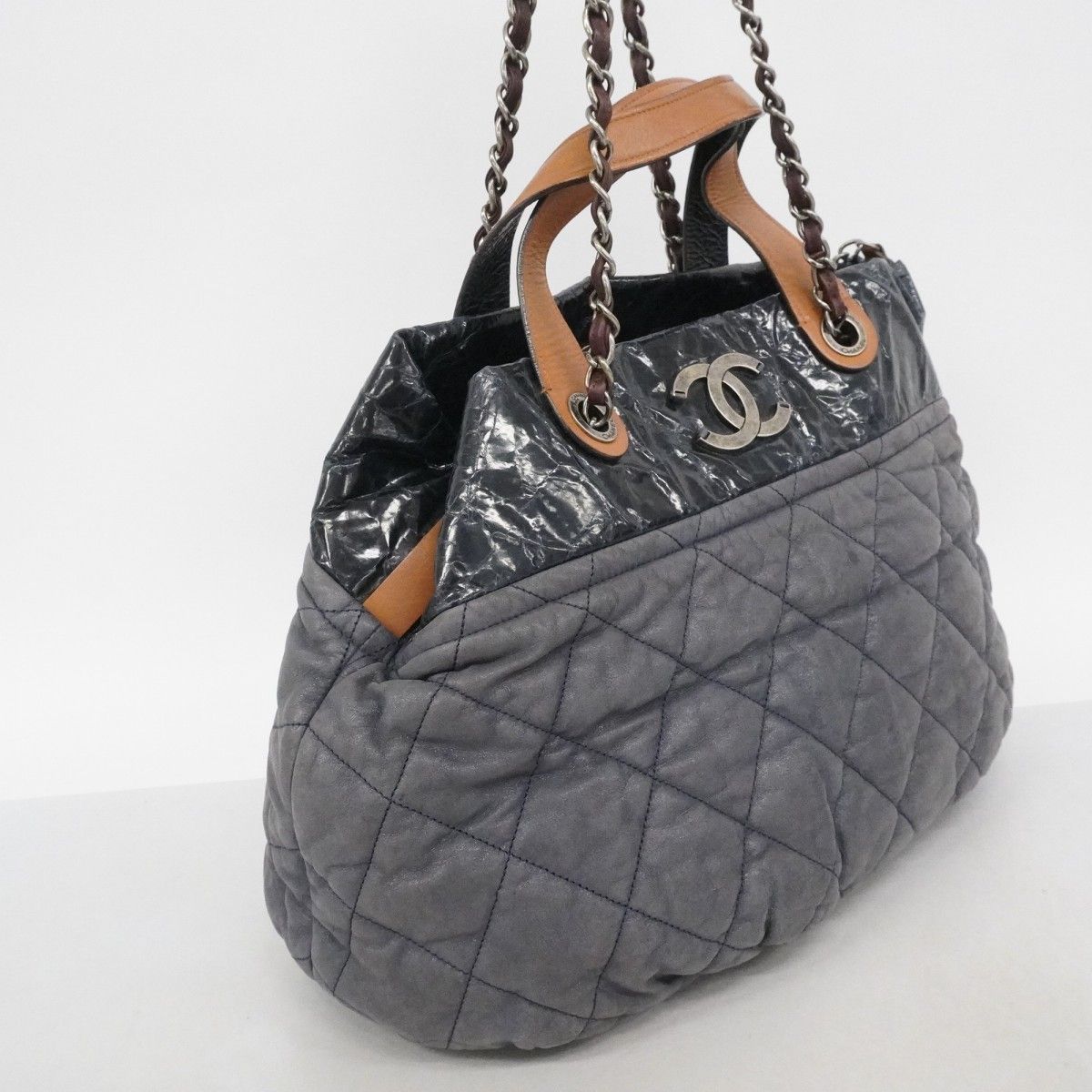 Chanel Tote Quilted in the Mix Leather Gray Silver 2-Way — view 2