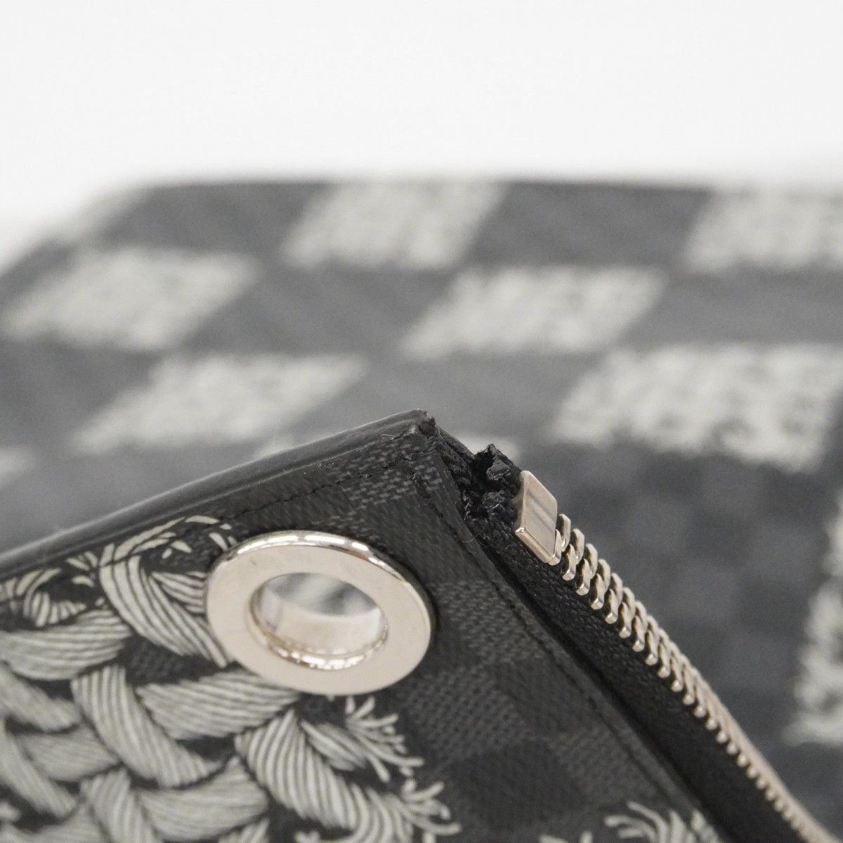 Louis Vuitton Clutch Damier Graphite Christopher Nemes Collaboration Pochette — view 9