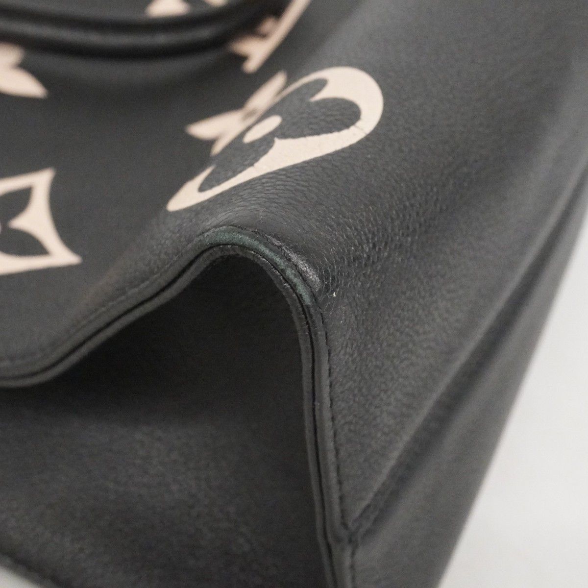 Louis Vuitton Tote Monogram Empreinte Bicolor On The Go MM Black Beige 2-Way — view 8