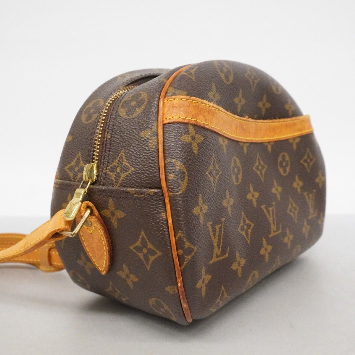 Louis Vuitton Shoulder Bag Monogram Blois Brown — view 2