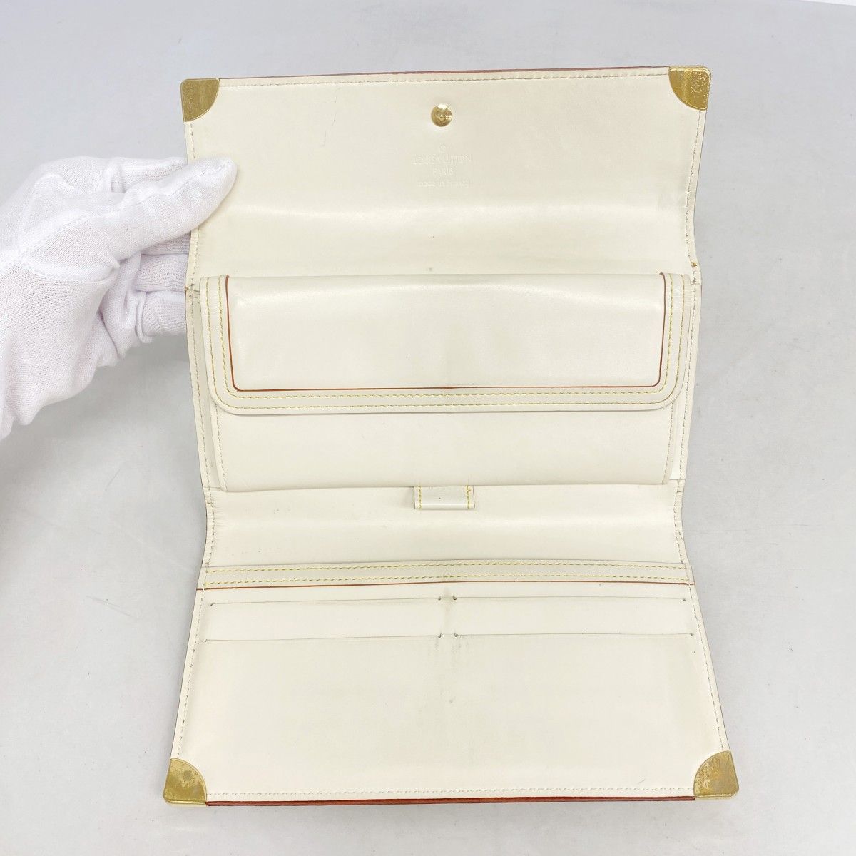 Louis Vuitton Trifold Wallet Suhali Porte Tresor International Blanc — view 3