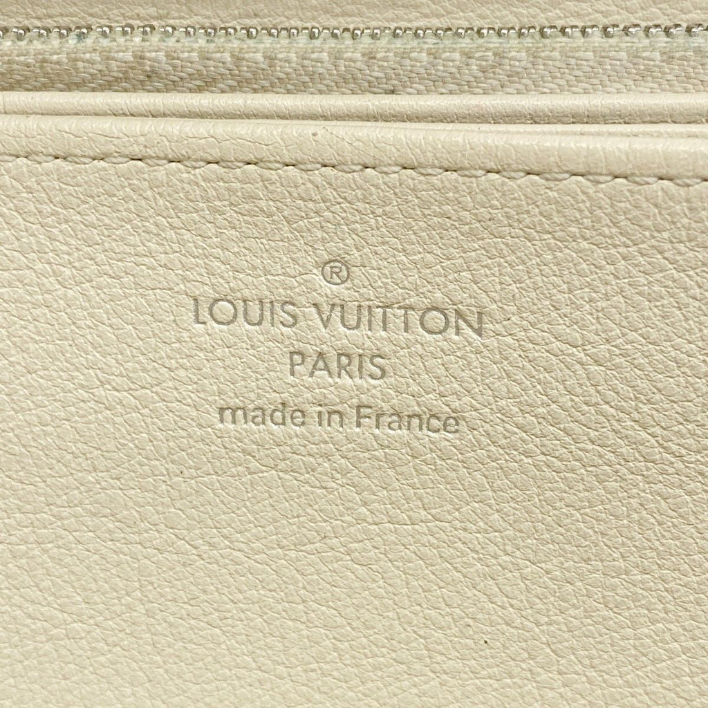 Louis Vuitton Wallet Mahina Zippy Beige — view 4