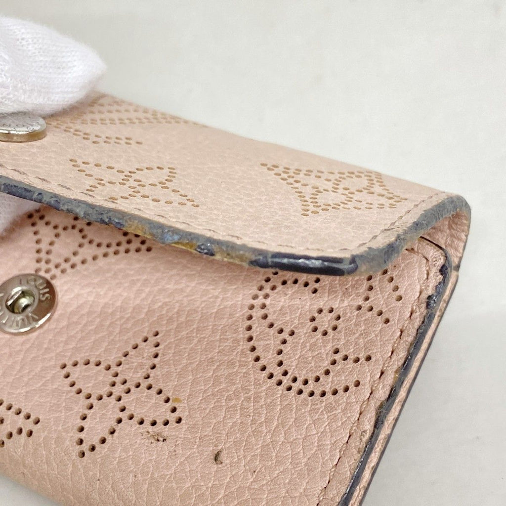 Louis Vuitton Key Case Mahina Multicles 4 Magnolia Key Holder — view 7