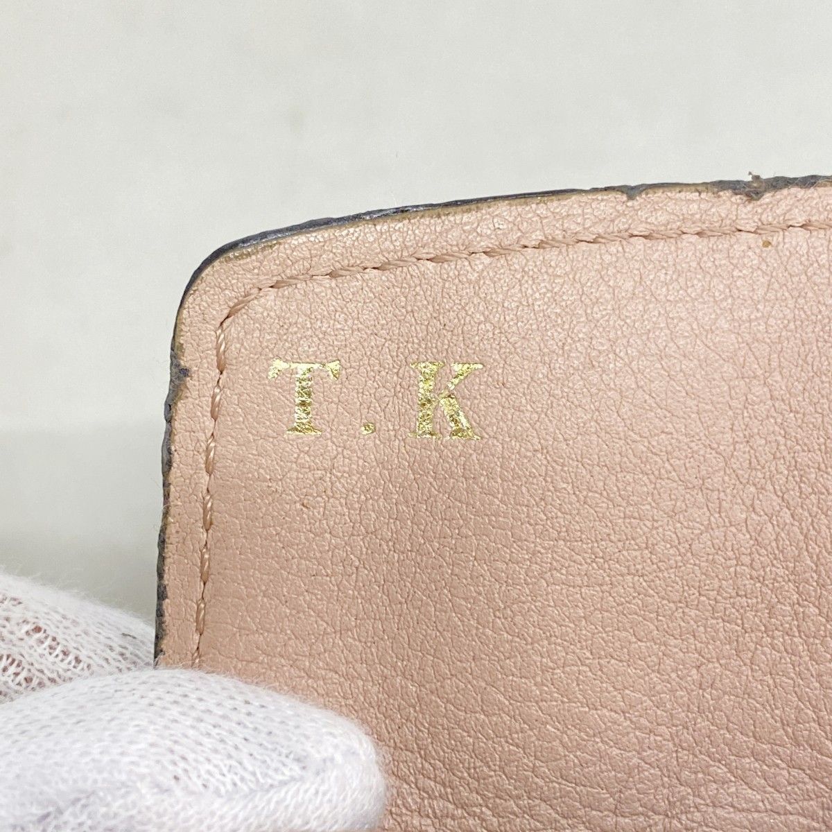 Louis Vuitton Key Case Mahina Multicles 4 Magnolia Key Holder — view 5