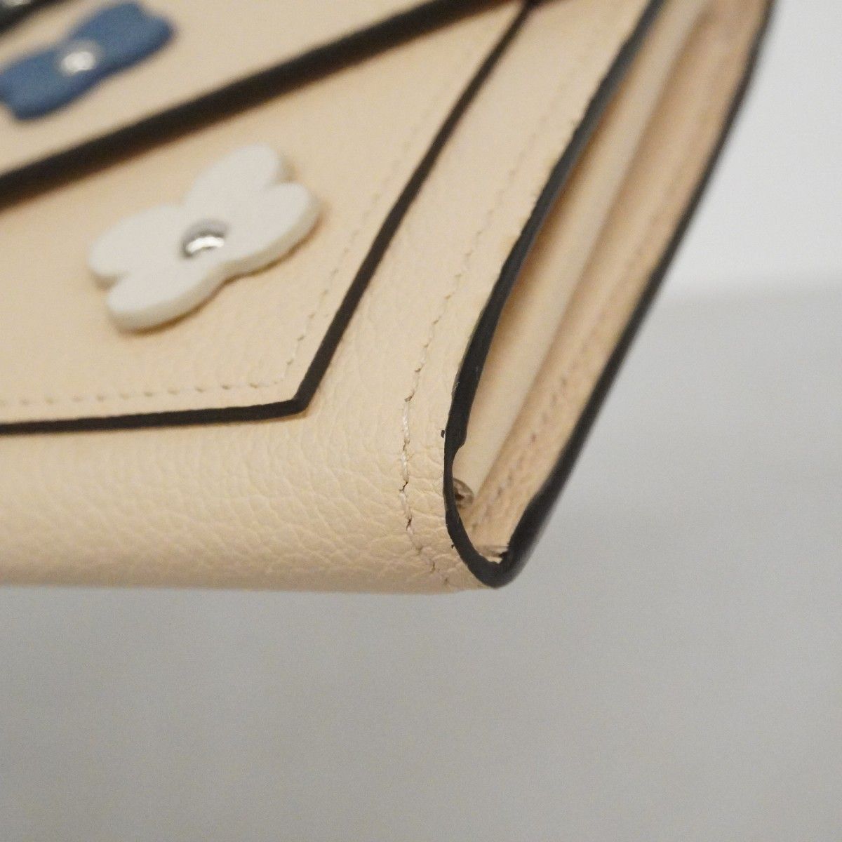 Louis Vuitton Wallet Portefeuille My Lockme Cream — view 5
