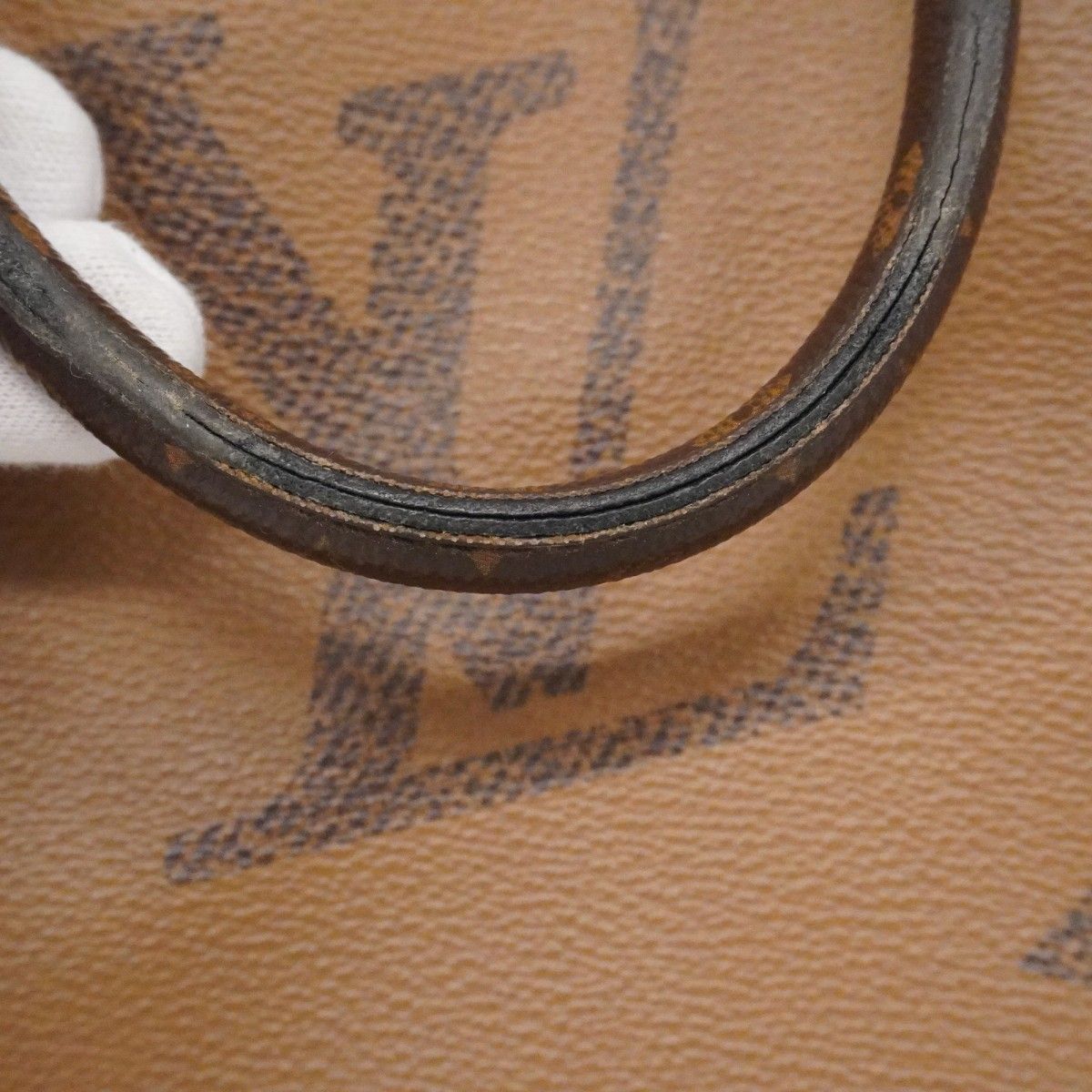 Louis Vuitton Tote Monogram Giant Reverse On The Go MM Brown — view 6