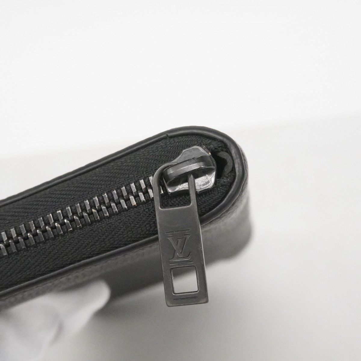 Louis Vuitton Wallet Aerogram Zippy Horizontal Black — view 6