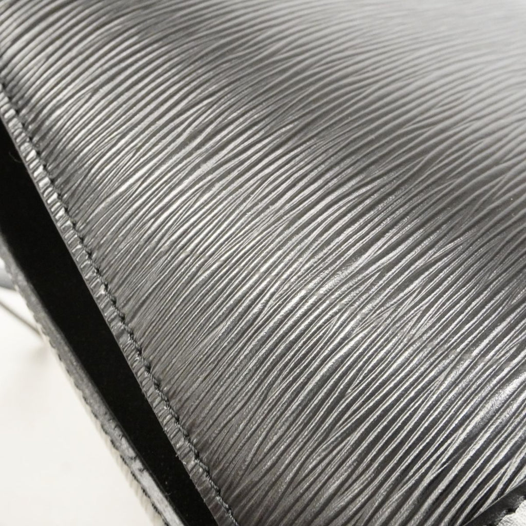 Louis Vuitton Shoulder Bag Epi Cluny Noir — view 9