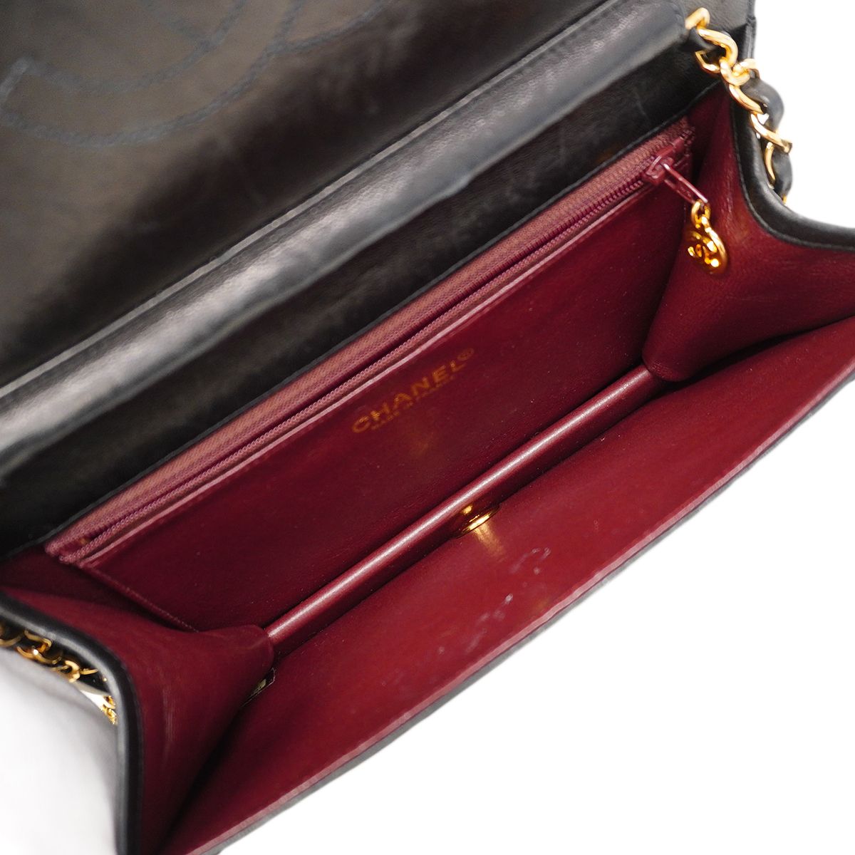 Chanel Shoulder Bag Quilted Lambskin Black Gold — view 4