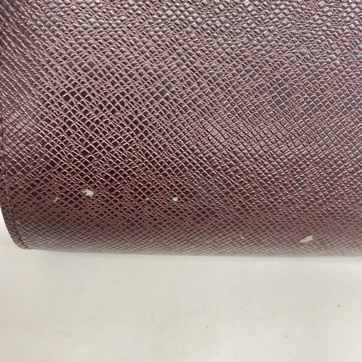 Louis Vuitton Clutch Taiga Baikal Acajou — view 8