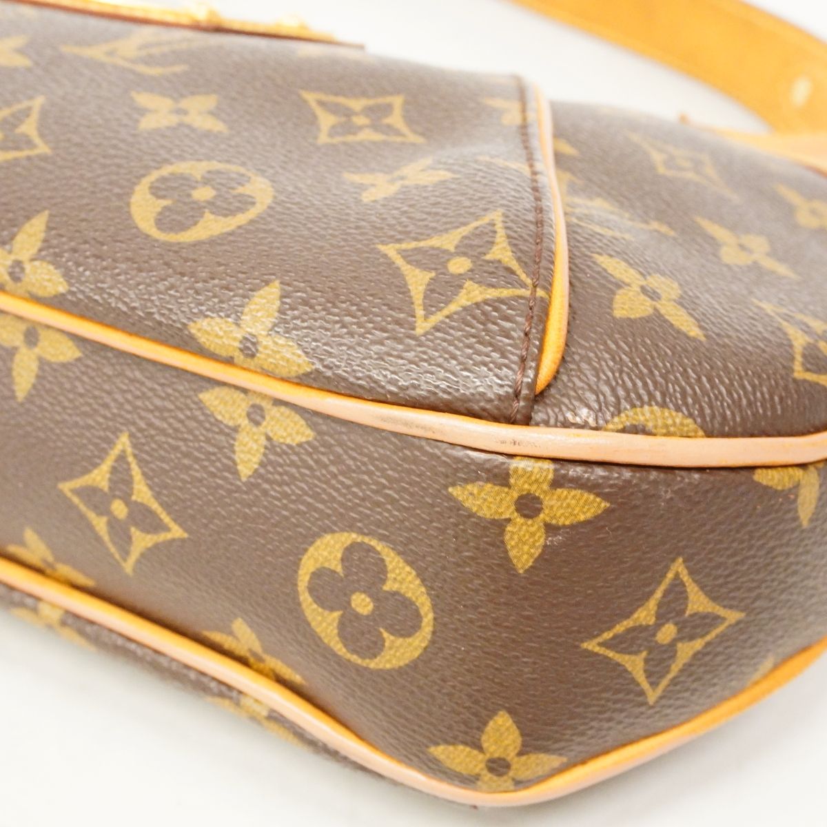 Louis Vuitton Shoulder Bag Monogram Thames PM Brown — view 6